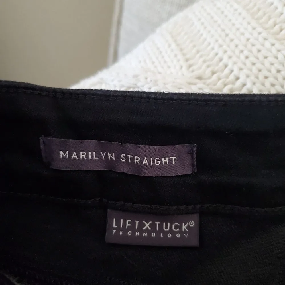 NYDJ Marilyn Straight Leg Jeans size 6 Petite in Black